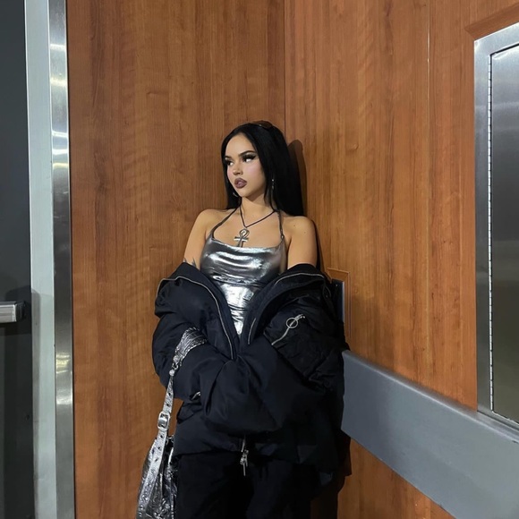 Galactic - Silver metallic halter top 🛸 - Picture 3 of 6